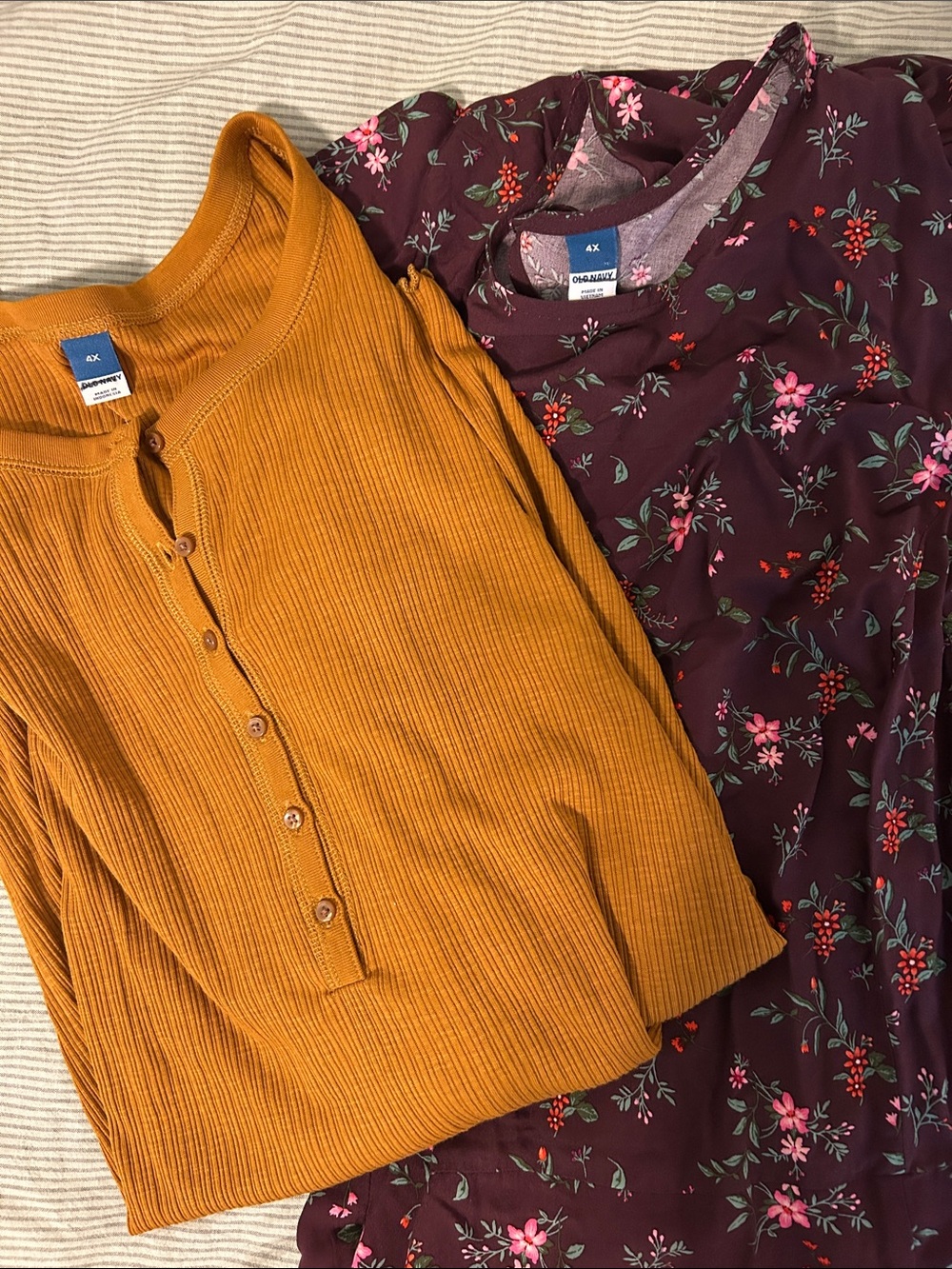 Old Navy 4X Bundle of 2